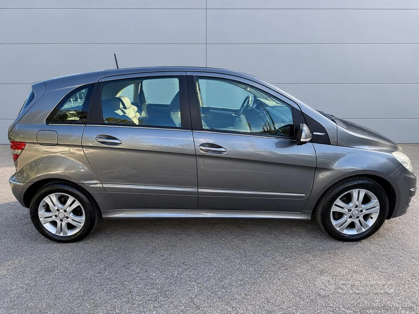 Mercedes-Benz B-Class 2010 photo 5