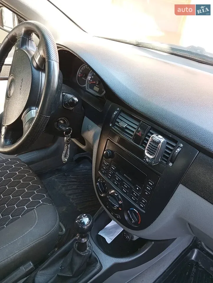 Chevrolet Lacetti 2005 photo 2