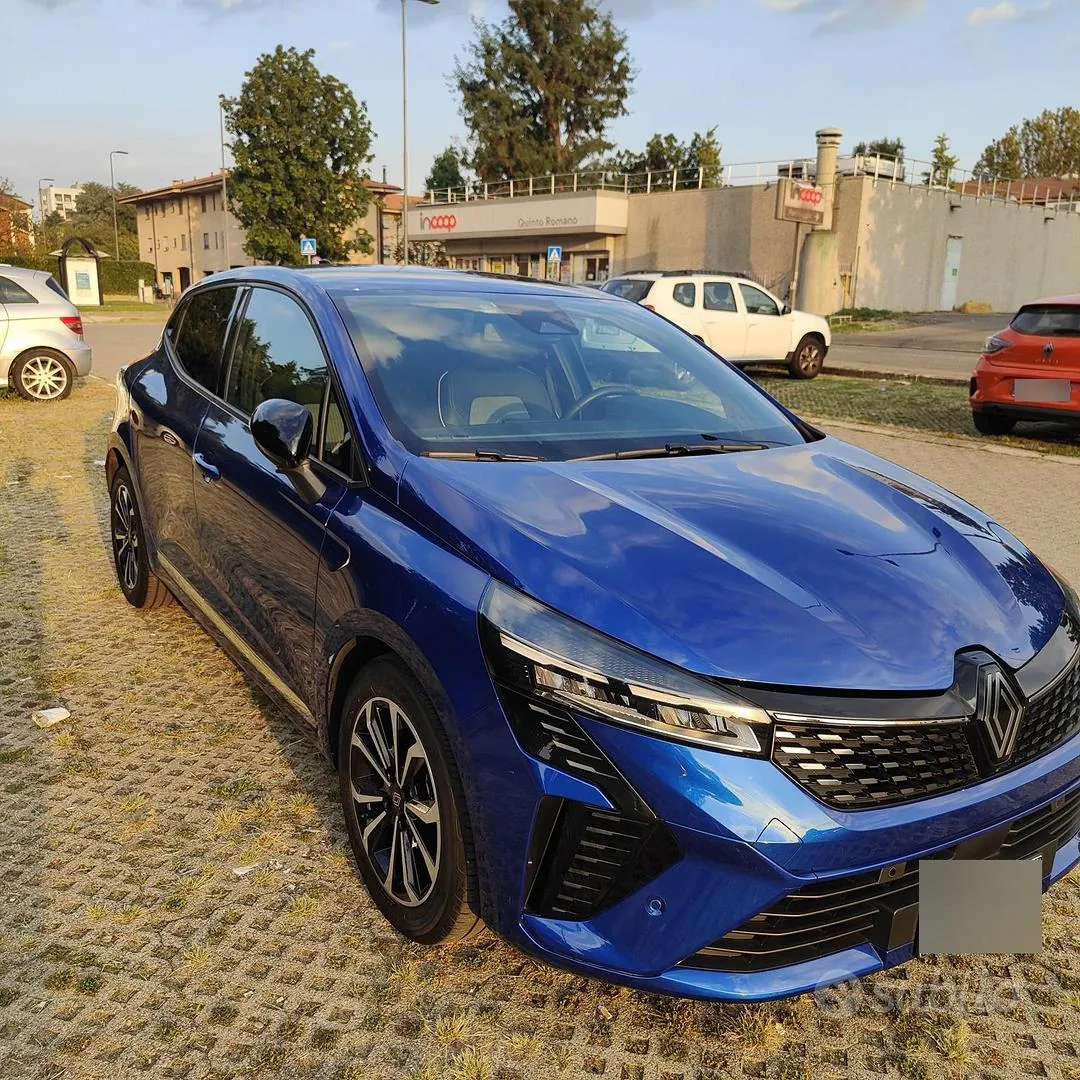 Renault Clio 2023 photo 2