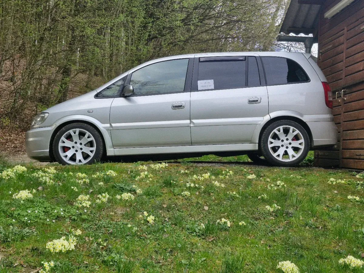 Opel Zafira 2004 photo 2