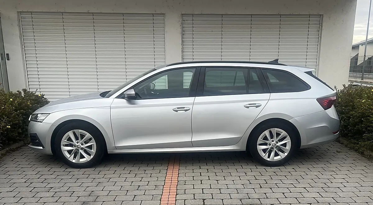 Skoda Octavia 2021 photo 3