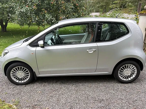 Volkswagen Up 2012 photo 2