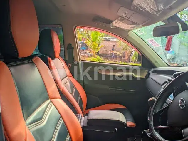 Mahindra Kuv 100 2021 photo 3