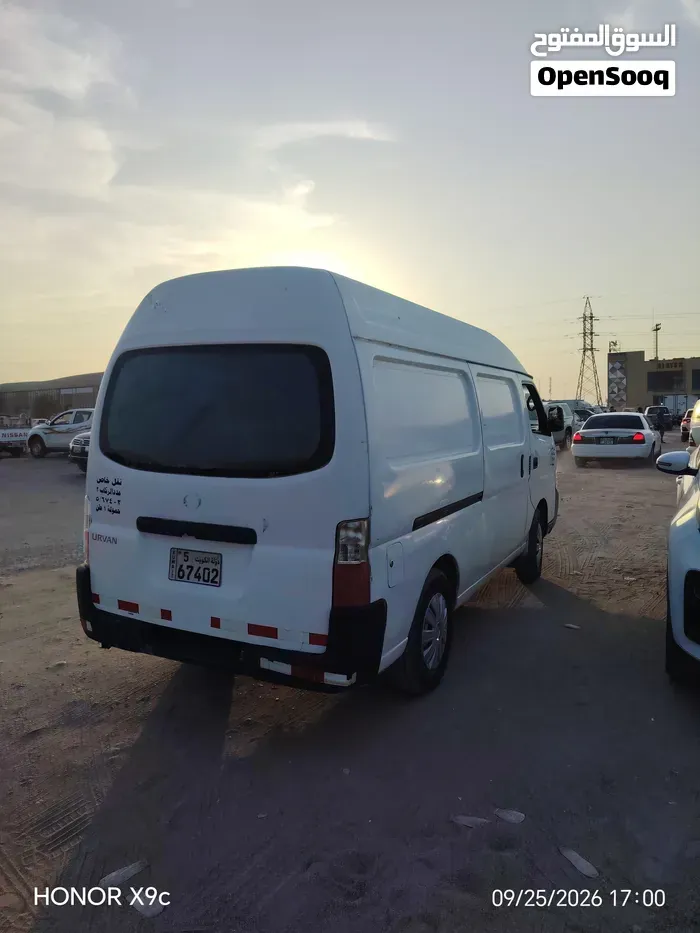 Nissan Bus - Van
