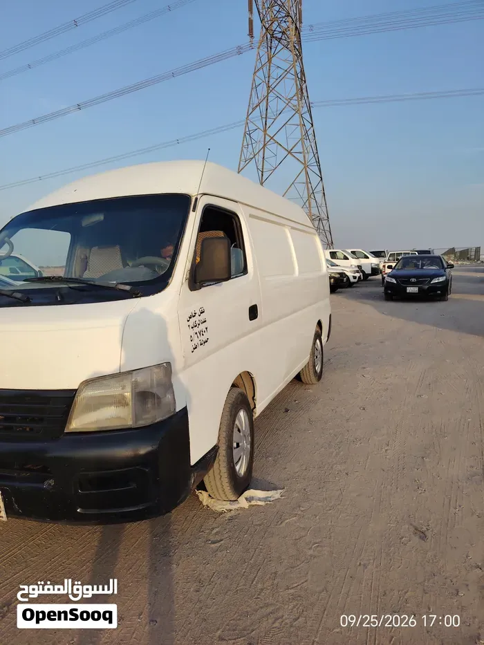 Nissan Bus - Van 2002 photo 3