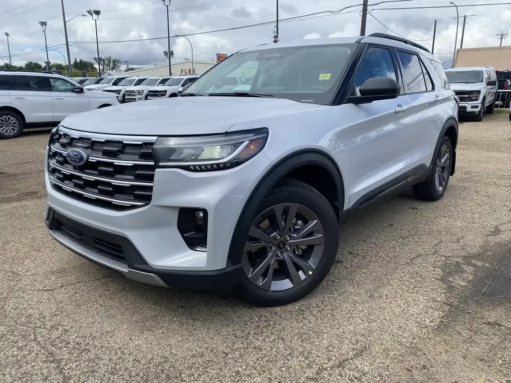 Ford Explorer 2026 photo 2