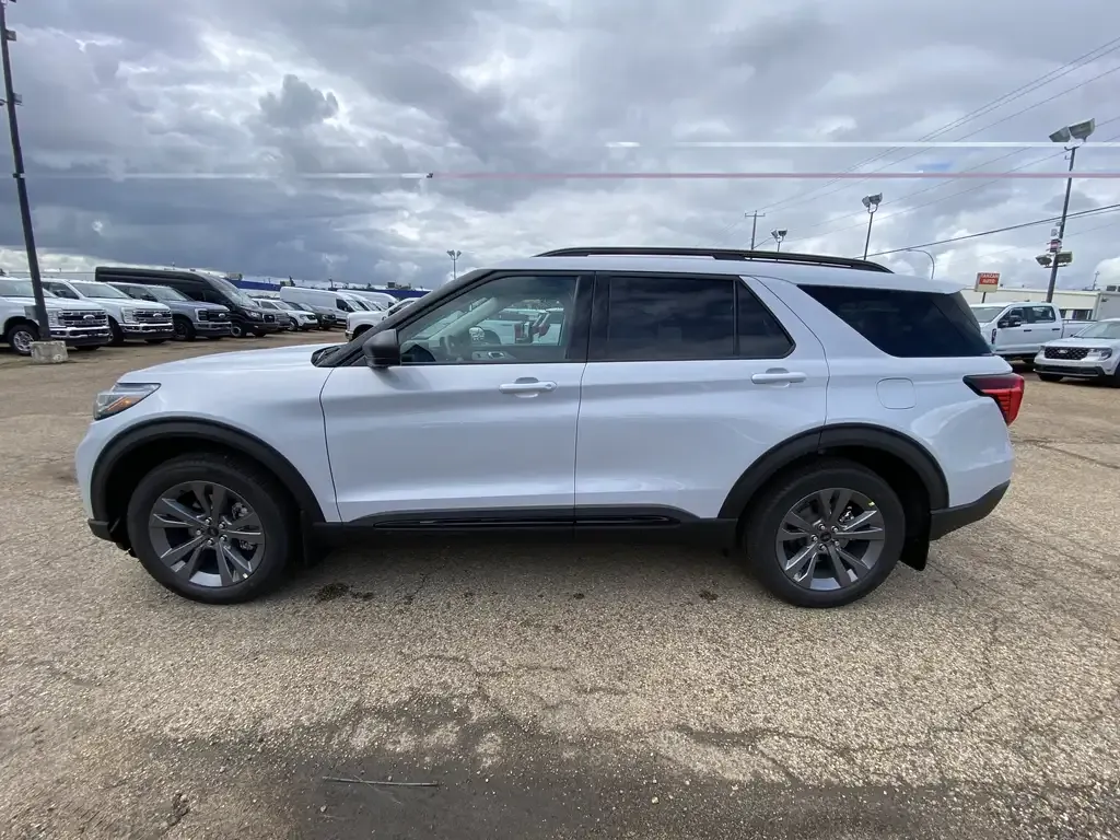 Ford Explorer 2026 photo 4