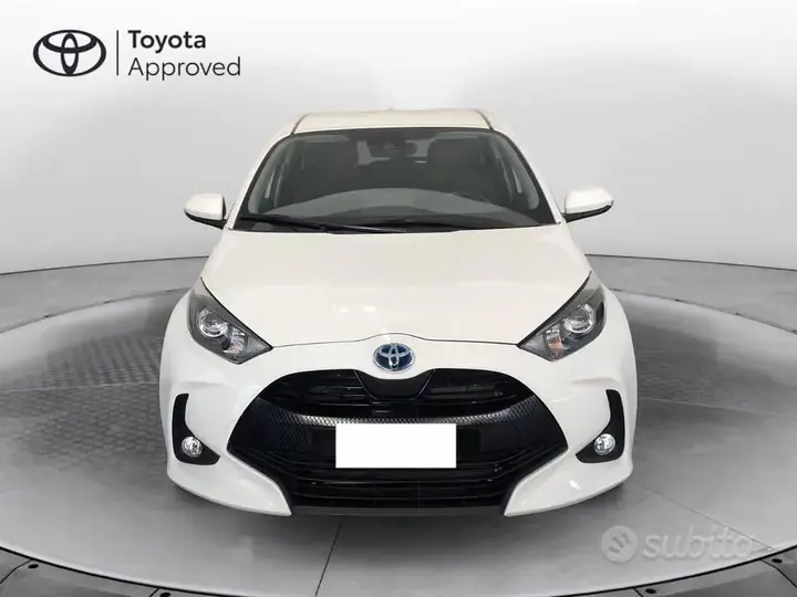 Toyota Yaris 2022 photo 2