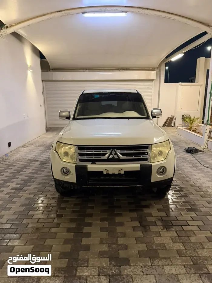 Mitsubishi Pajero 2010 photo 4