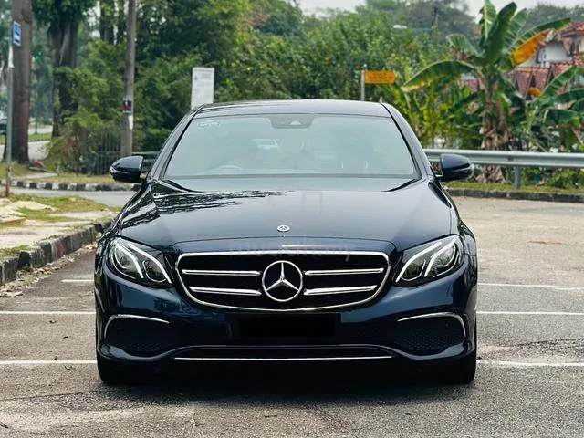 Mercedes-Benz E200
