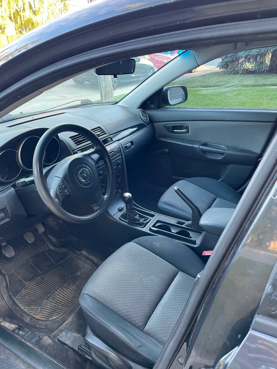Mazda Mazda3 2005 photo 2