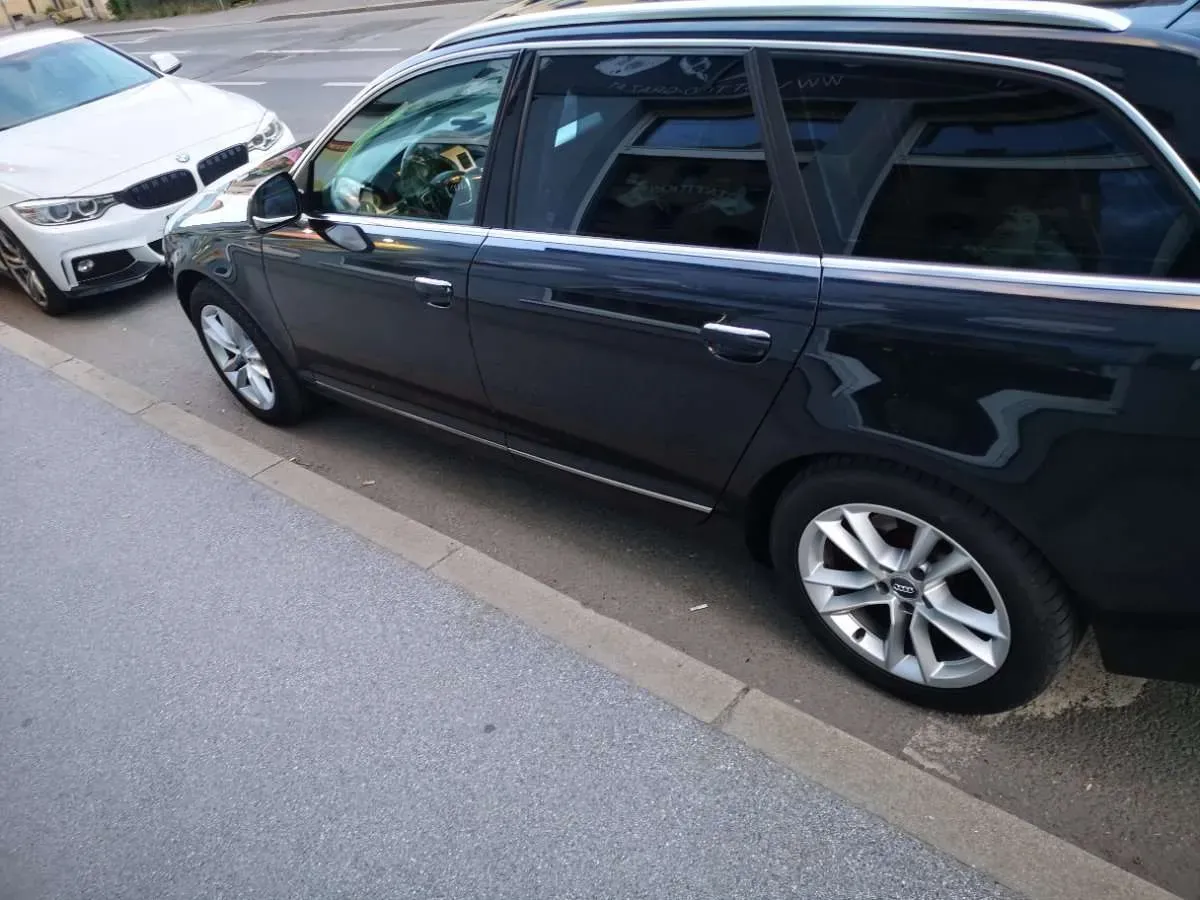 Audi A6 2010 photo 2