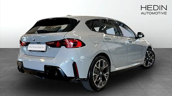 BMW 120 2026 photo 2