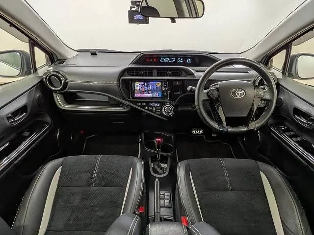 Toyota Aqua G 2016 photo 2