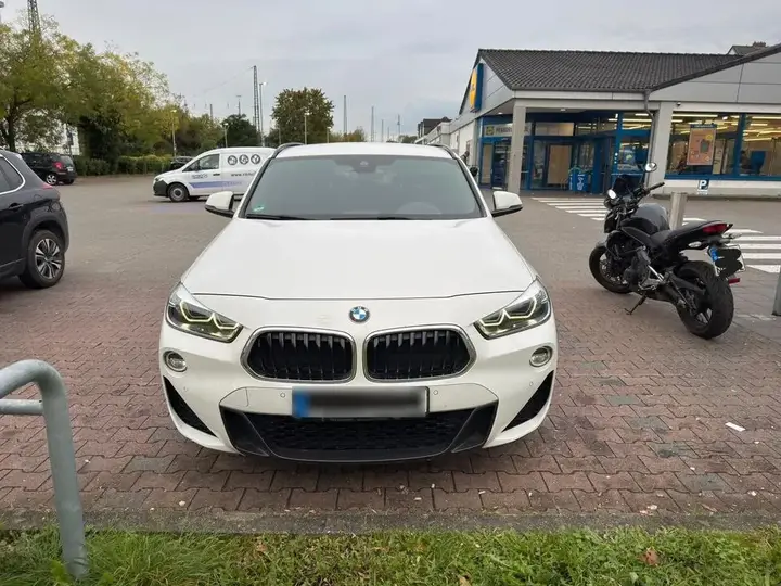 BMW X2
