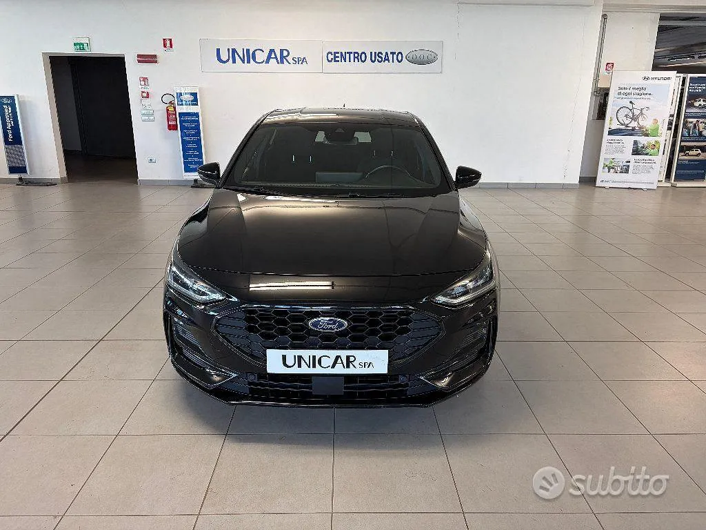 Ford Focus 2023 photo 3