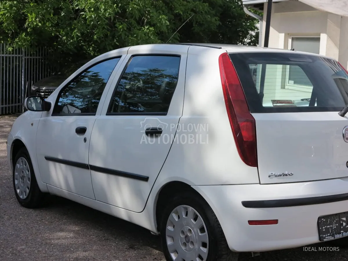 Fiat Punto 2011 photo 4