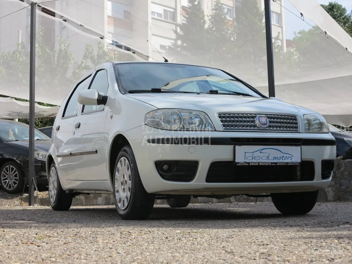 Fiat Punto 2011 photo 2