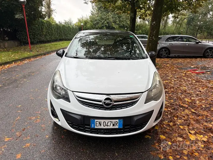 Opel Corsa 2012 photo 2