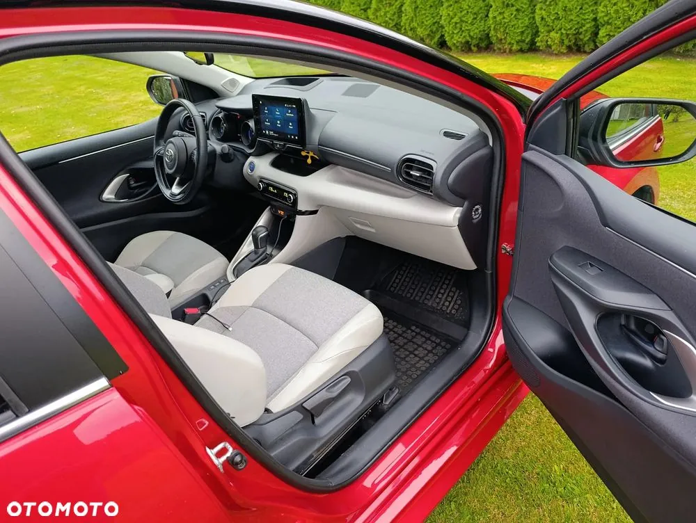 Toyota Yaris 2023 photo 3