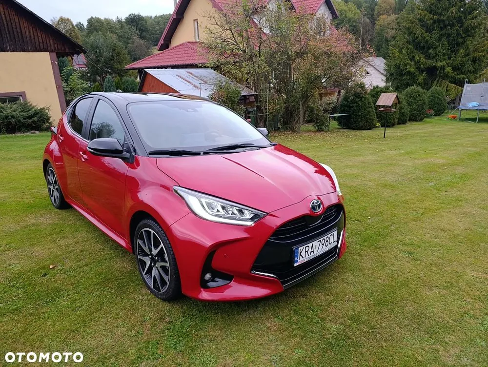 Toyota Yaris 2023 photo 2
