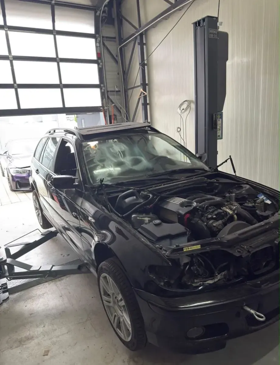 BMW 3 Series 2002 photo 2