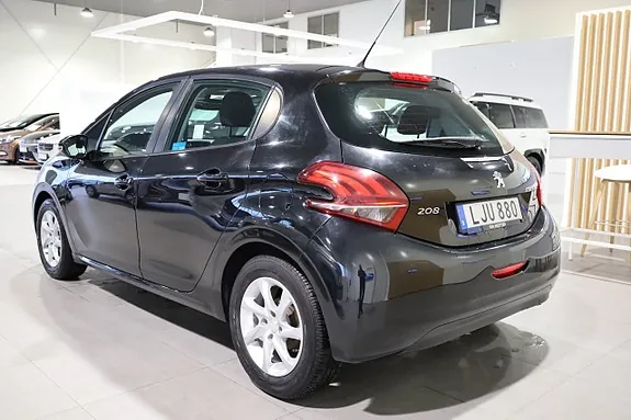 Peugeot 208 2018 photo 3