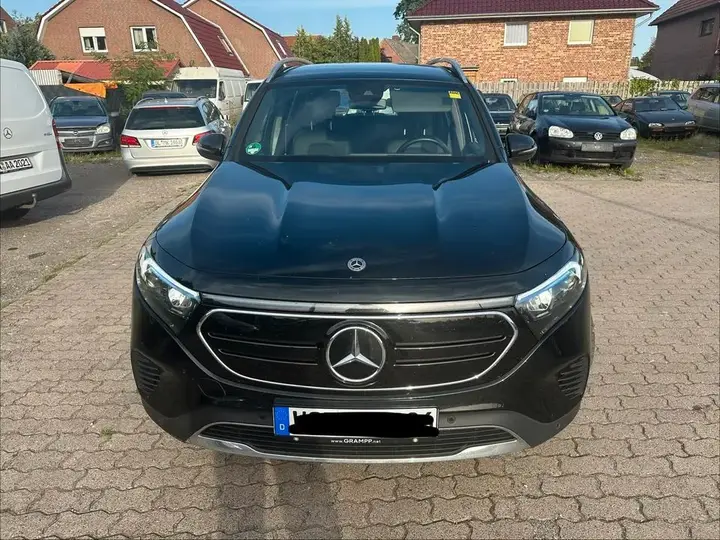 Mercedes-Benz Eqb 300