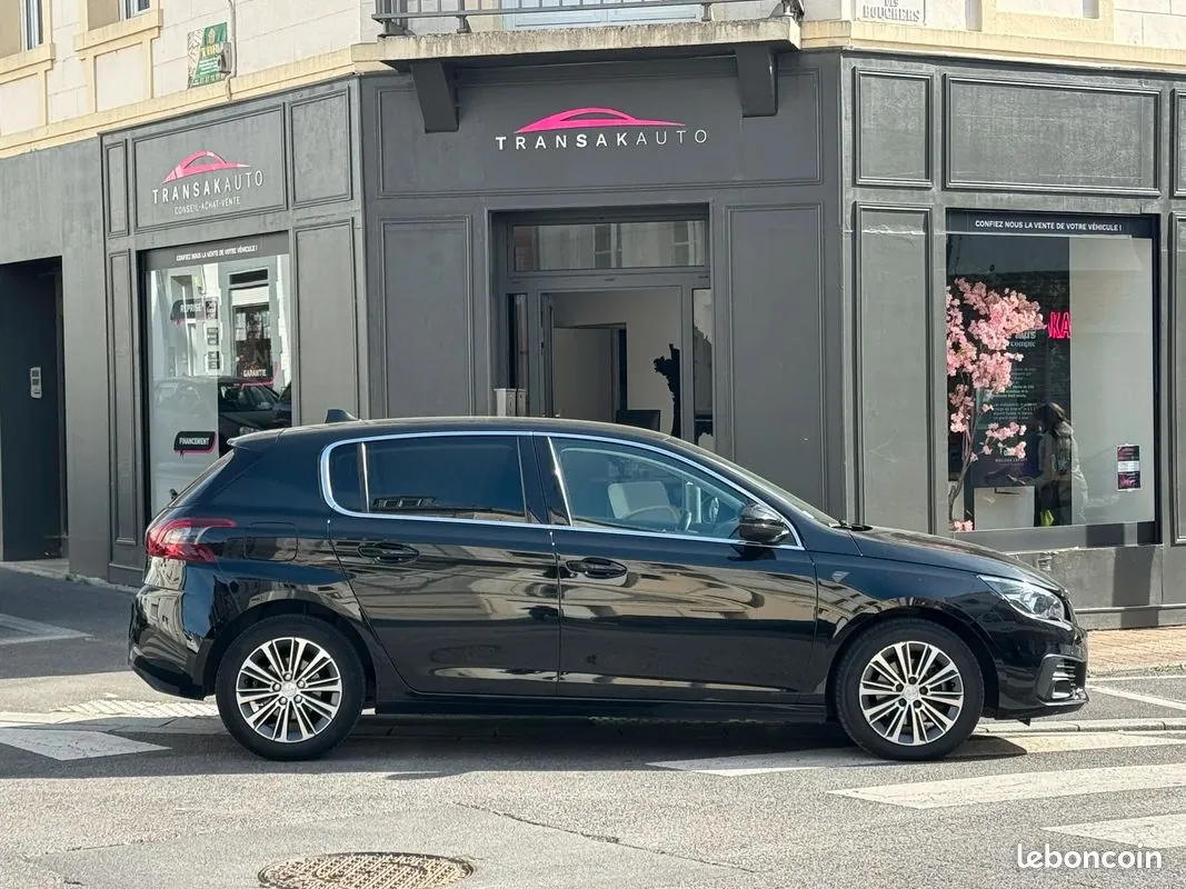 Peugeot 308 2020 photo 2