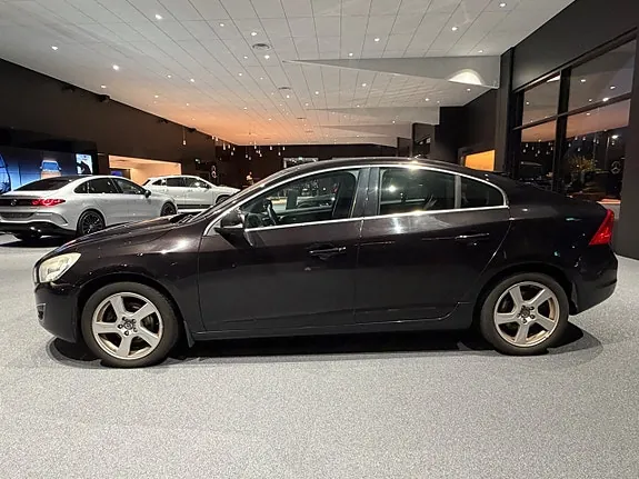 Volvo S60 2011 photo 2