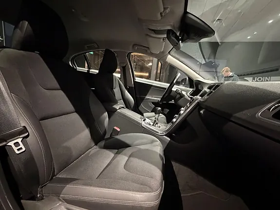Volvo S60 2011 photo 4