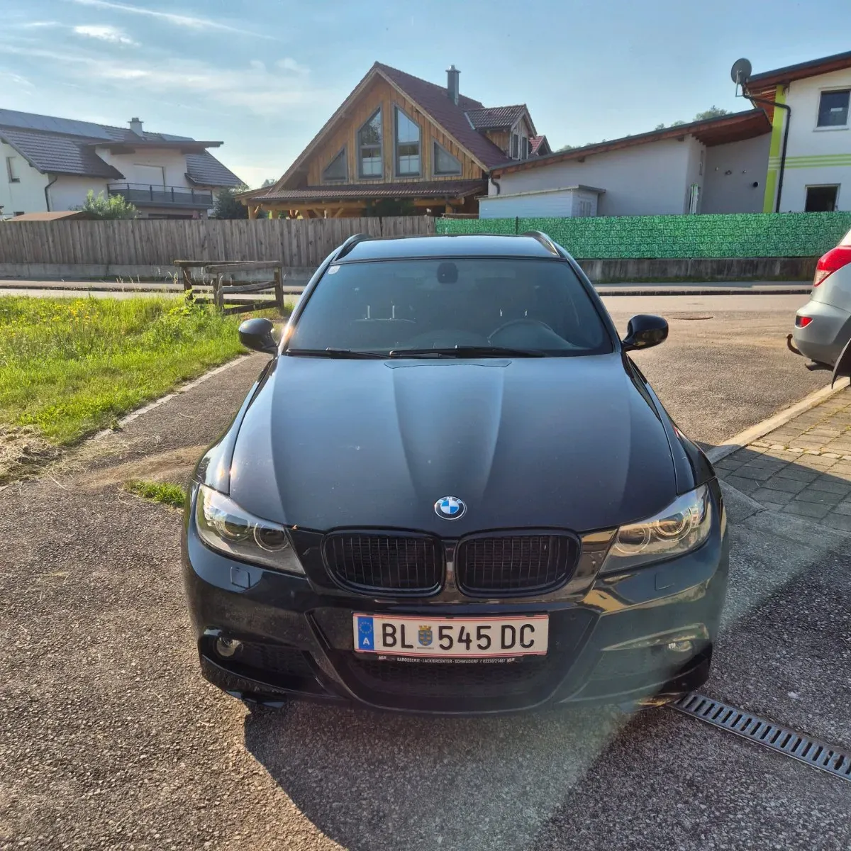 BMW 3 Series 2011 photo 3