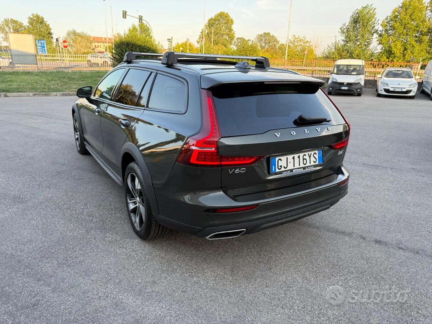 Volvo V60 2022 photo 3