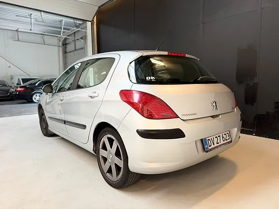 Peugeot 308 2008 photo 4