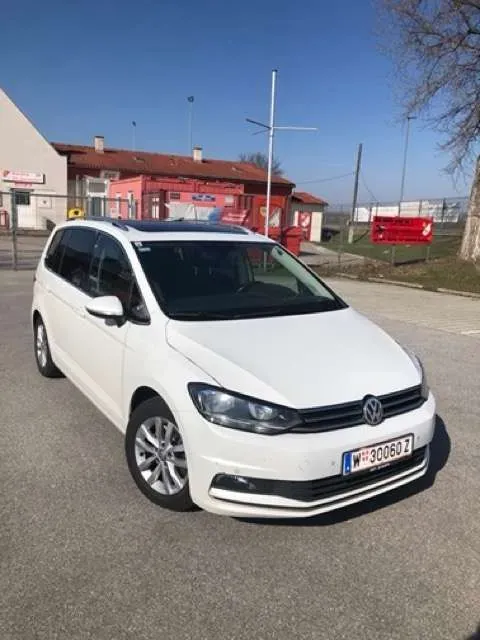 Volkswagen Touran 2017 photo 2