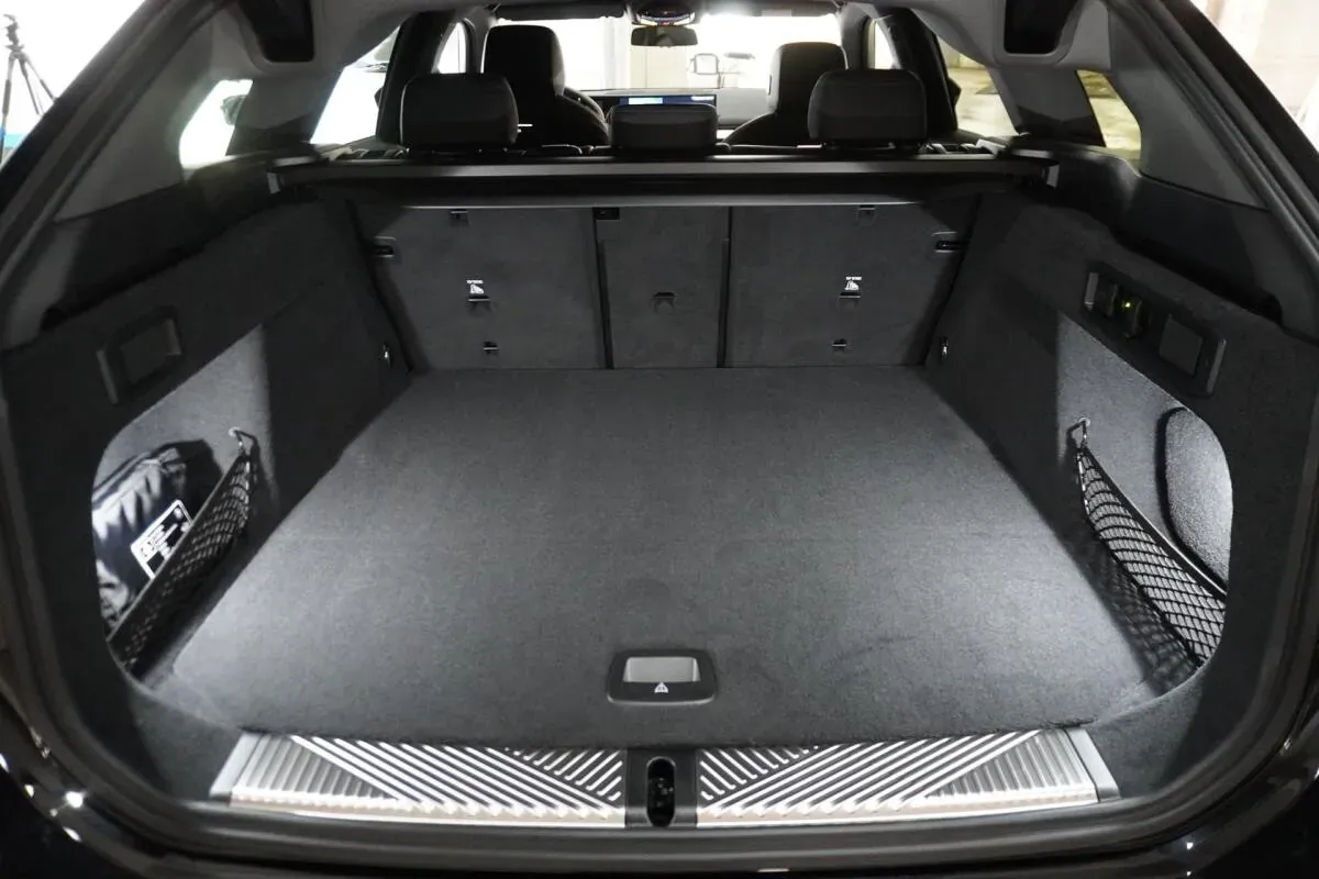 BMW 5 Series 2025 photo 3