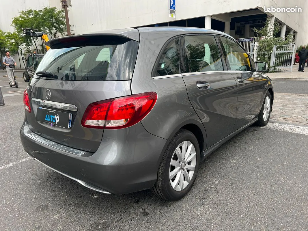 Mercedes-Benz B-Class 2017 photo 3