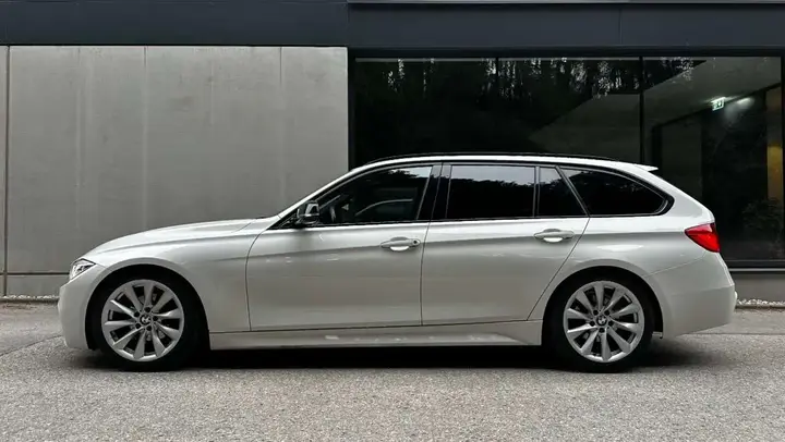 BMW 3 Series 2013 photo 2
