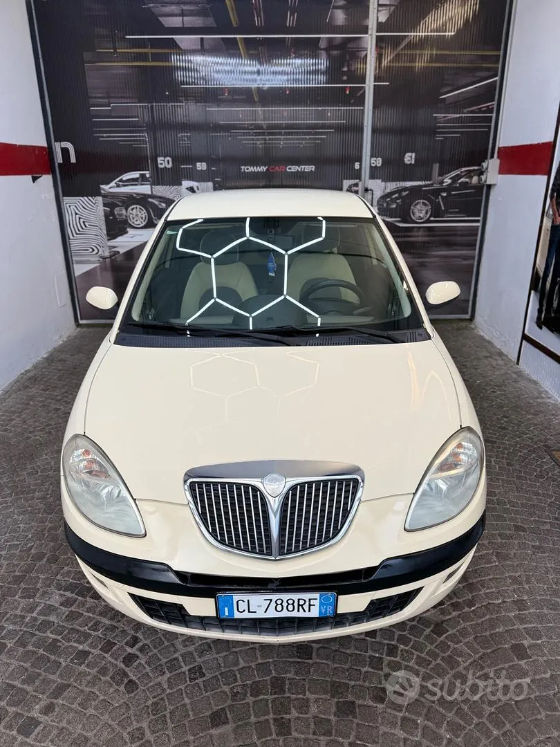 Lancia Ypsilon 2004 photo 2