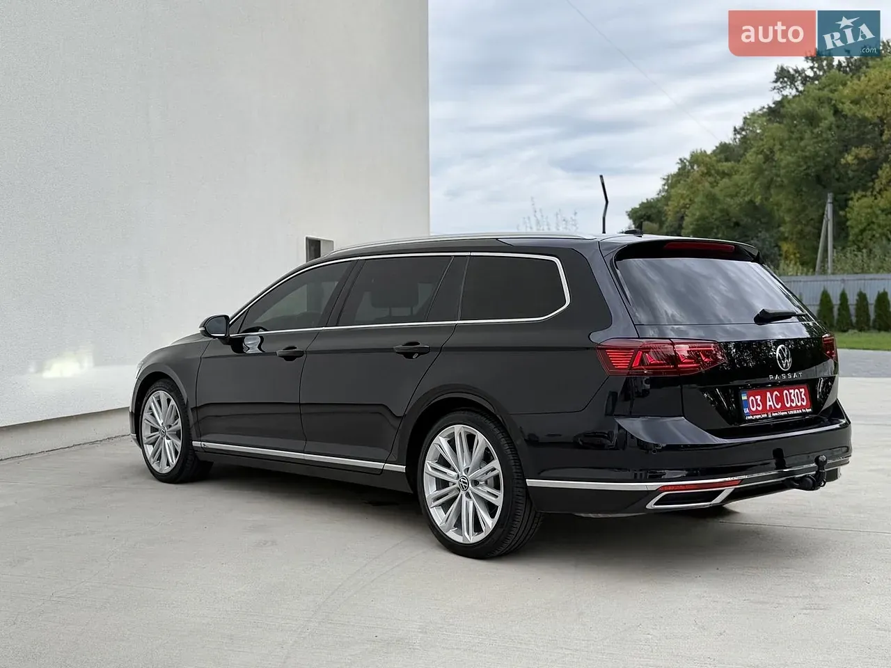 Volkswagen Passat 2023 photo 2