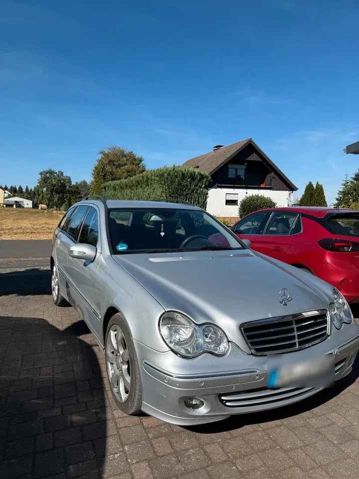 Mercedes-Benz C320