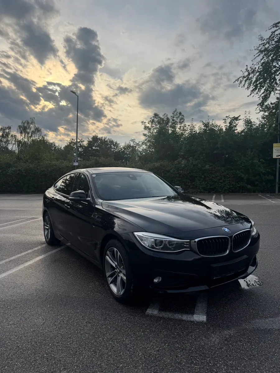 BMW 3 Series 2015 photo 2