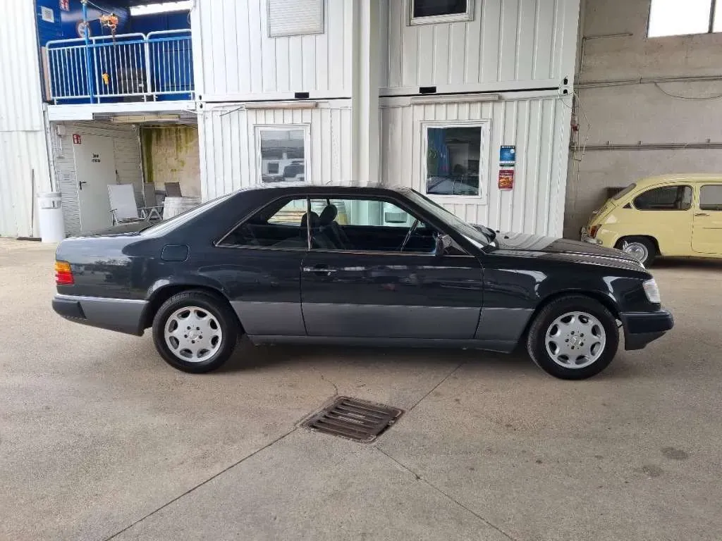 Mercedes-Benz E-Class 1991 photo 4