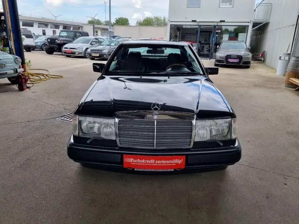 Mercedes-Benz E-Class 1991 photo 2