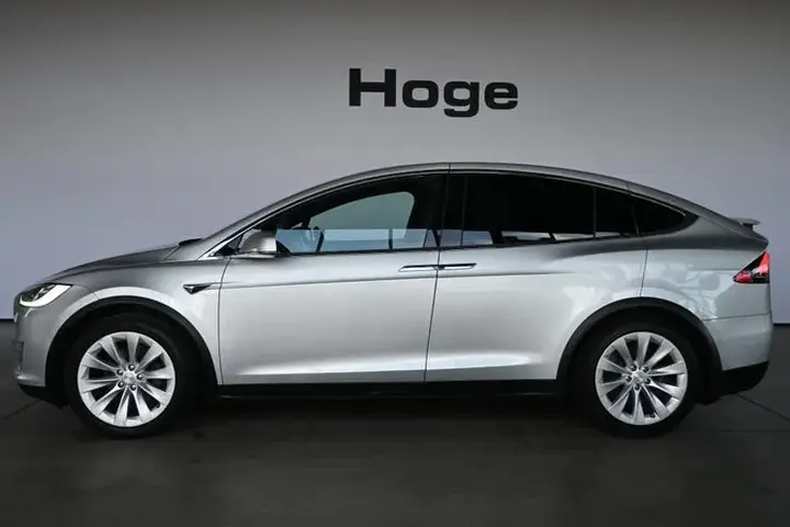 Tesla Model X 2018 photo 3
