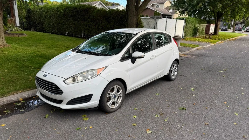 Ford Fiesta 2015 photo 2