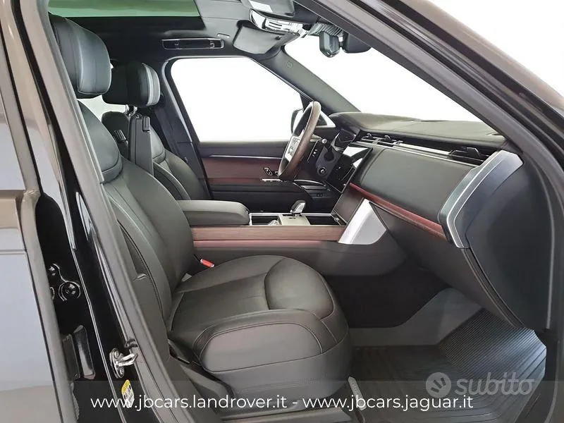 Land Rover Range Rover 2024 photo 3