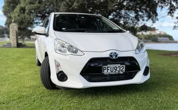 Toyota Aqua 2017 photo 2