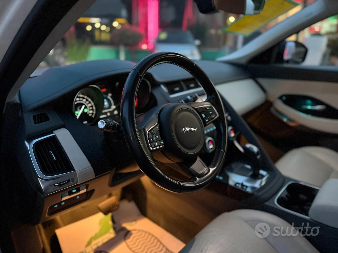 Jaguar E-Pace 2020 photo 5