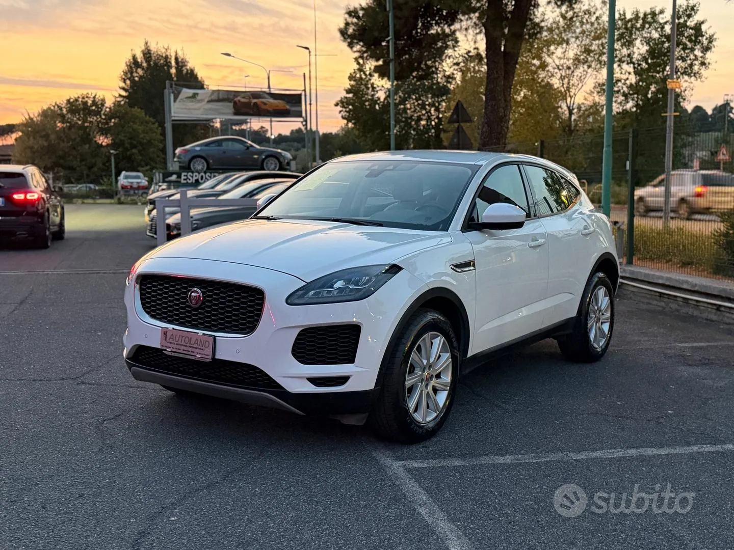 Jaguar E-Pace 2020 photo 2